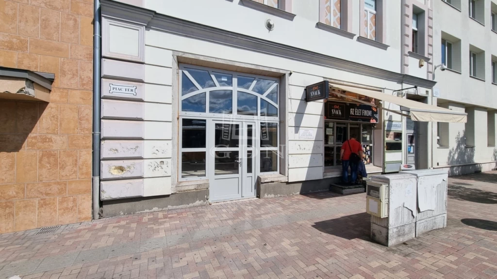 For rent store, Székesfehérvár, Belváros és környéke, Piac téren