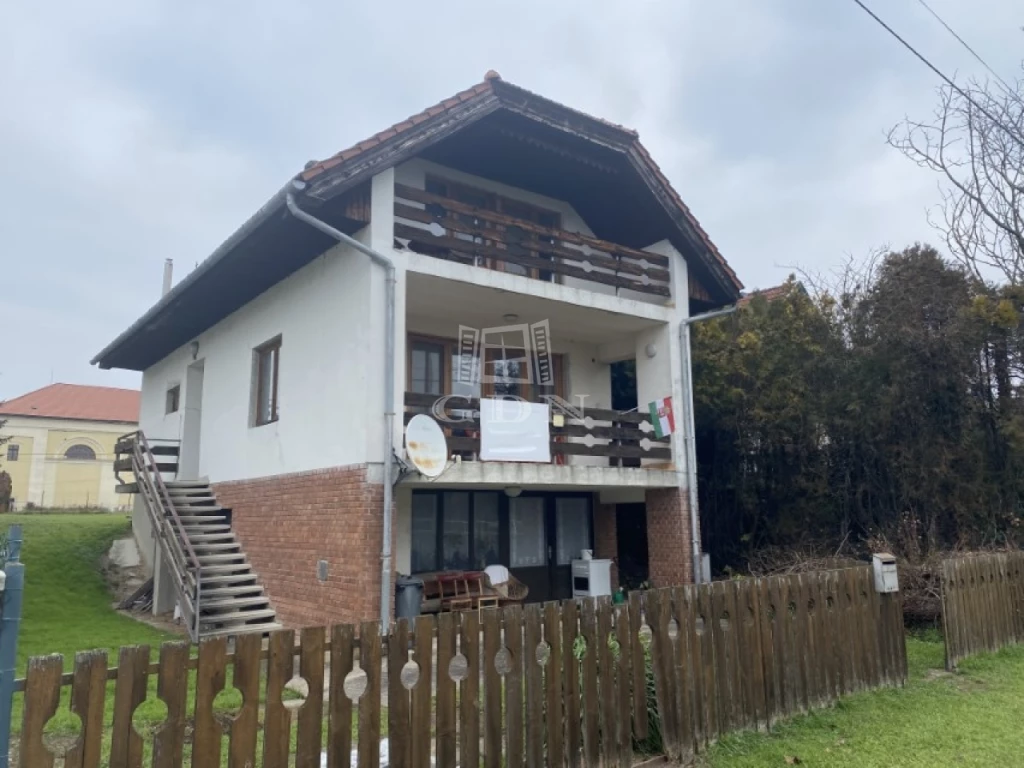 For rent house, Velence, Központban