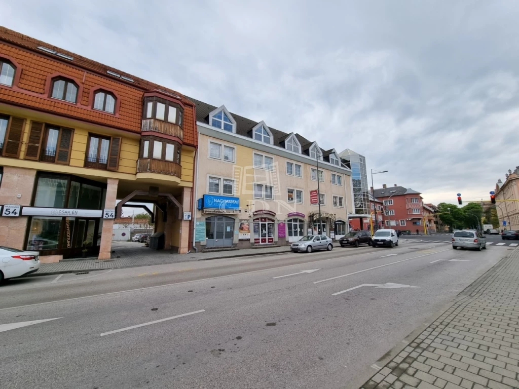 c3-2-name c2-68-name, Székesfehérvár, Belváros és környéke, Várkörút