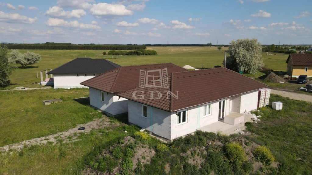 c3-1-name c2-1-name, Iszkaszentgyörgy, Márványkert