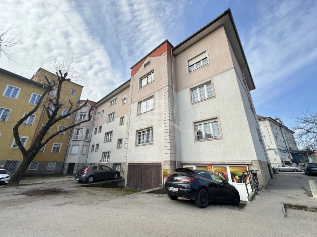 c3-1-name c2-19-name, Székesfehérvár, Belváros és környéke, Ányos Pál utca