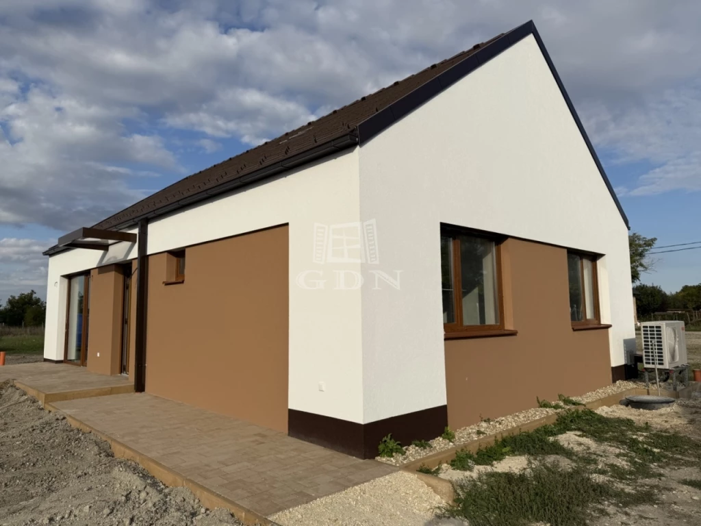 c3-1-name c2-1-name, Székesfehérvár, Szárazrét-Feketehegy, Rába utca