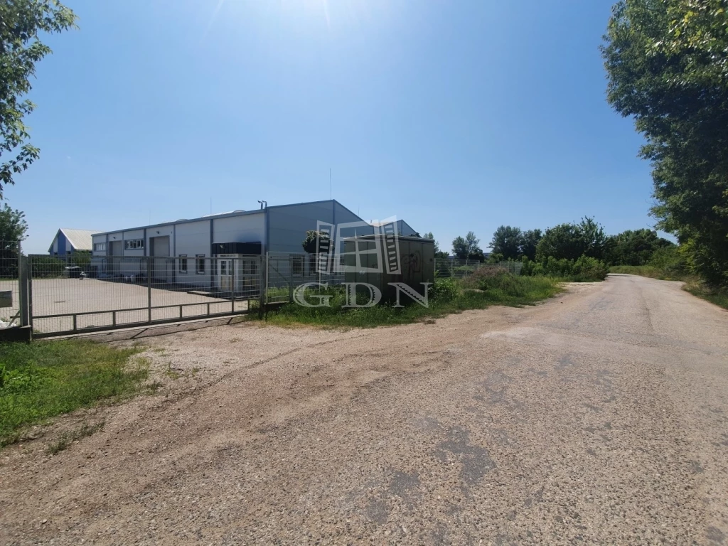 Kiadó egyéb kereskedelmi-ipari, Székesfehérvár, Váralján