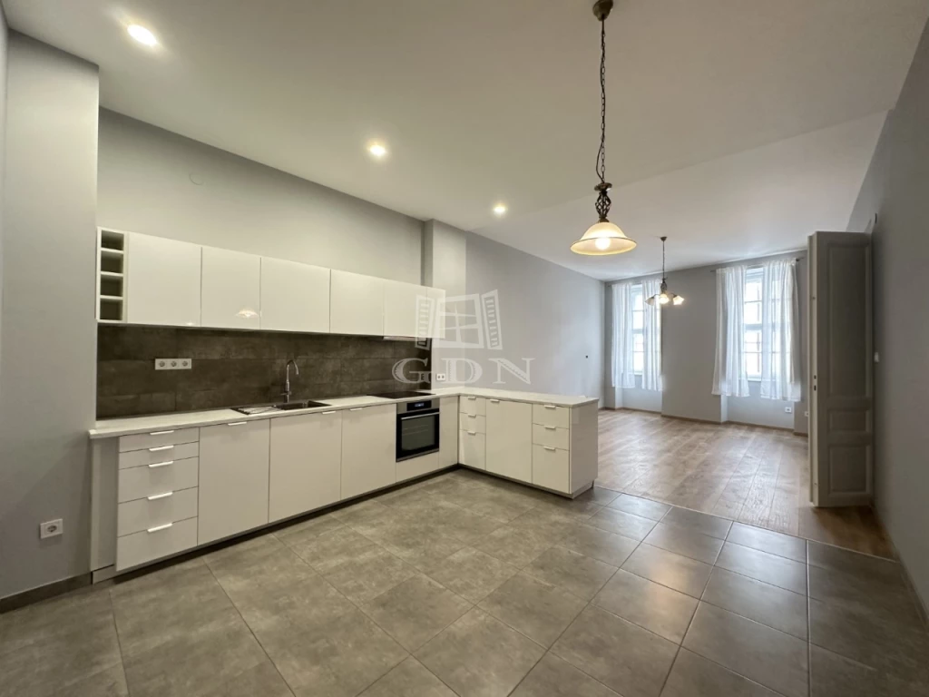 c3-1-name c2-19-name, Székesfehérvár, Belváros és környéke, Fő utca