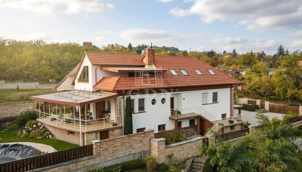 c3-1-name c2-1-name, Pákozd, központhoz közel