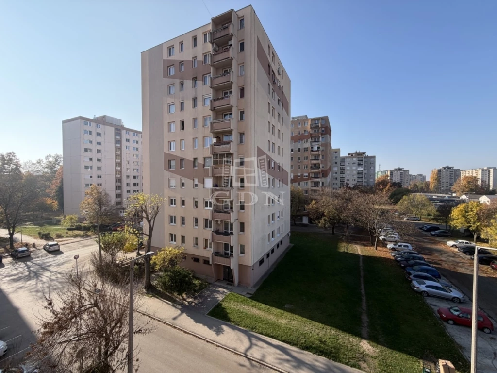 Eladó panellakás, Székesfehérvár, Víziváros, Sarló utca