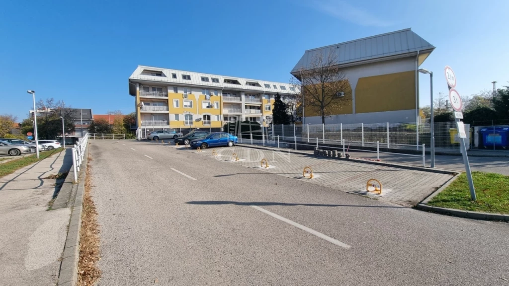 For rent other garage, Székesfehérvár, Belváros és környéke, Palotai utca