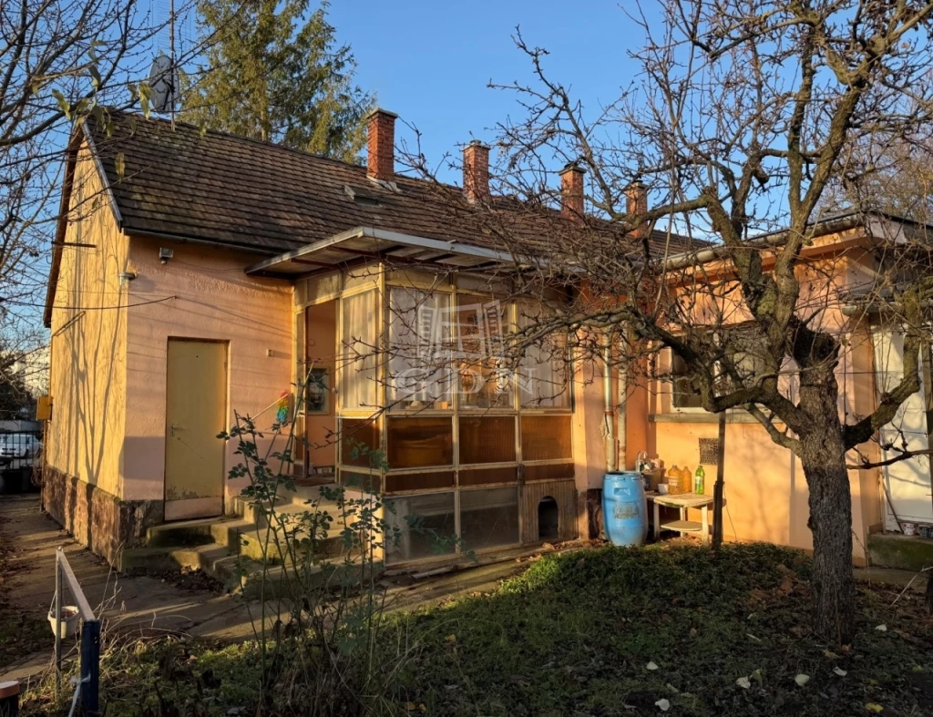 For sale house, Székesfehérvár, Vezér és Író utcák környéke, Vezér utcáknál
