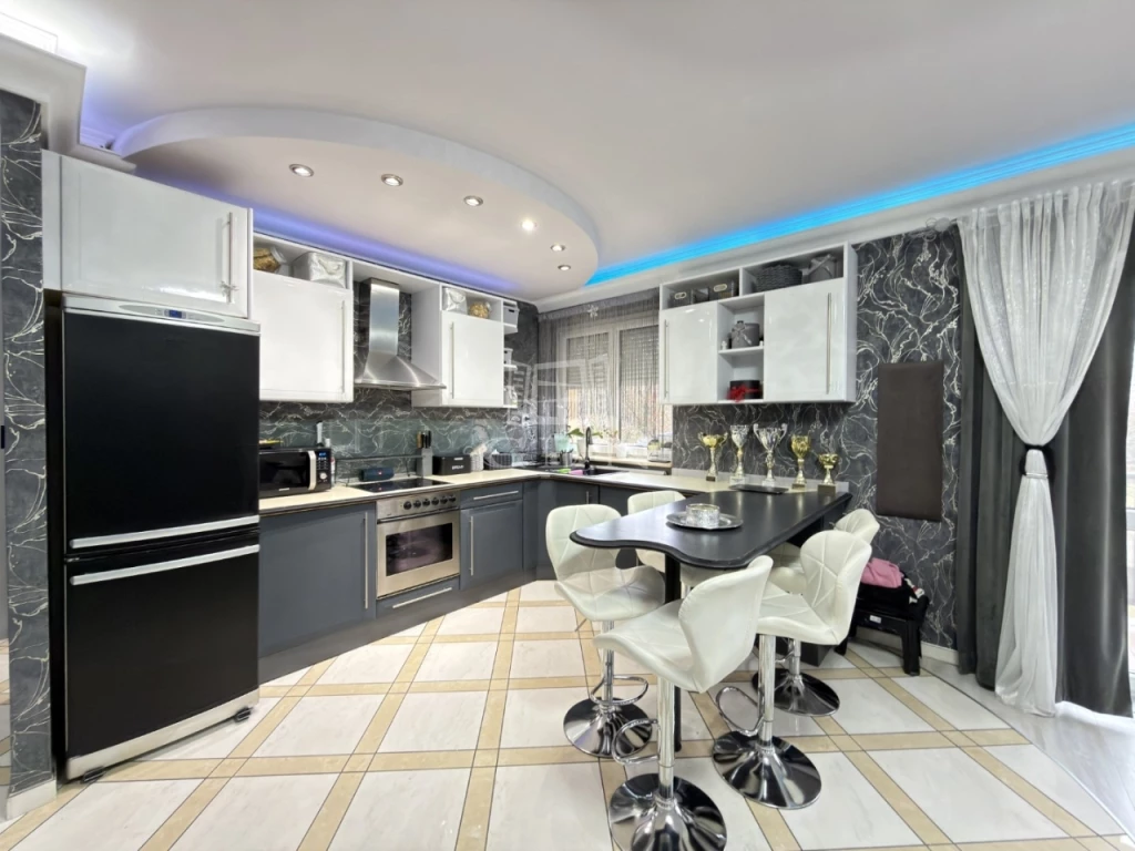 c3-1-name c2-19-name, Székesfehérvár, Maroshegy, Rádió utca