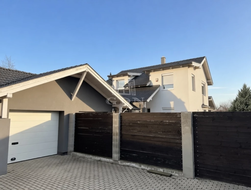 c3-1-name c2-1-name, Sárbogárd, központhoz közel