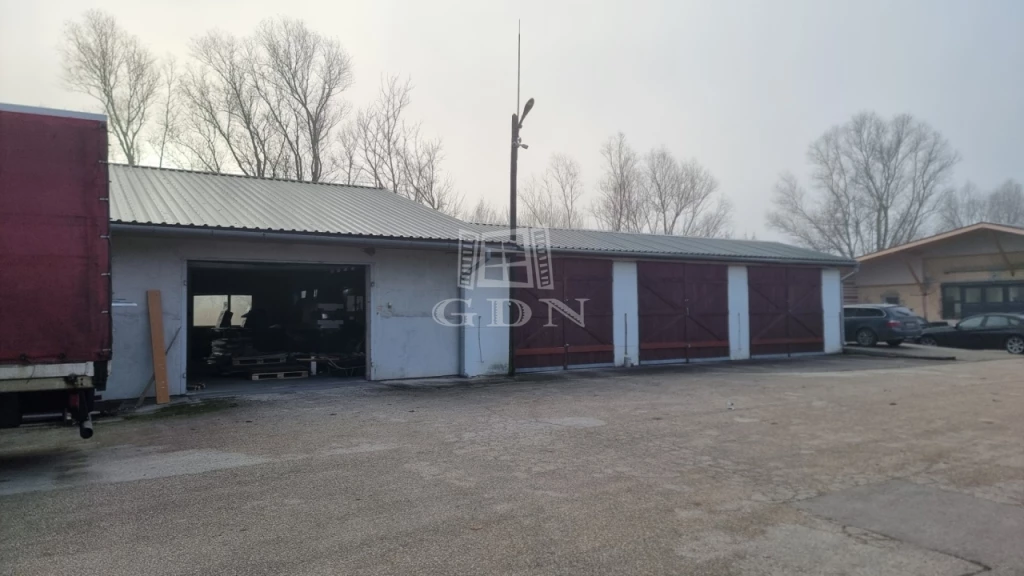 Kiadó raktár, Székesfehérvár, Szedreskert és környéke, Kereszttöltés utca