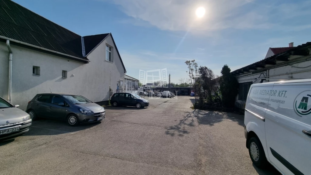 Kiadó raktár, Székesfehérvár, Felsőváros-Királykút, Felsőváros