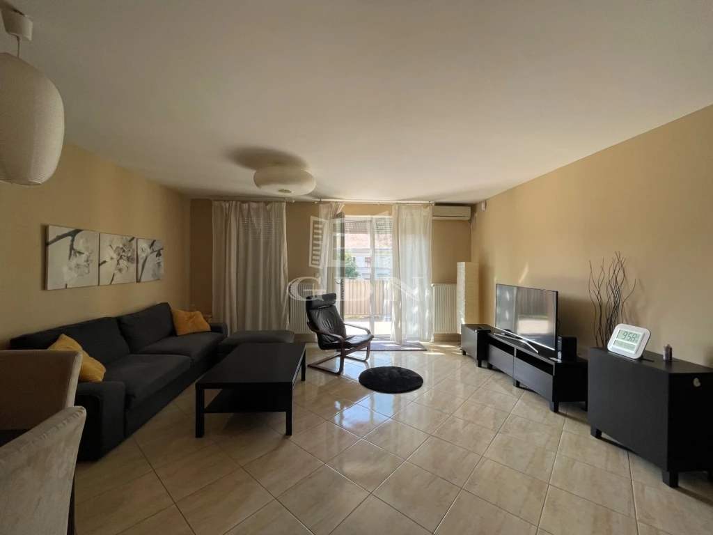 For rent brick flat, Székesfehérvár, Belváros és környéke, Honvéd utca