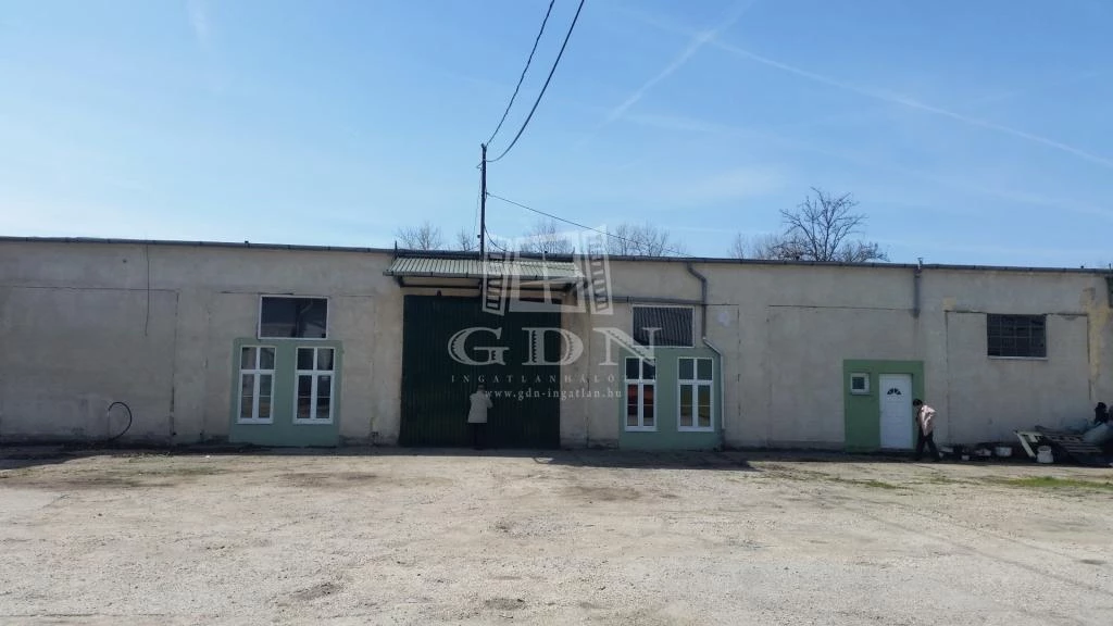 Kiadó raktár, Székesfehérvár, Déli Ipari Park, Vállalkozói központnál