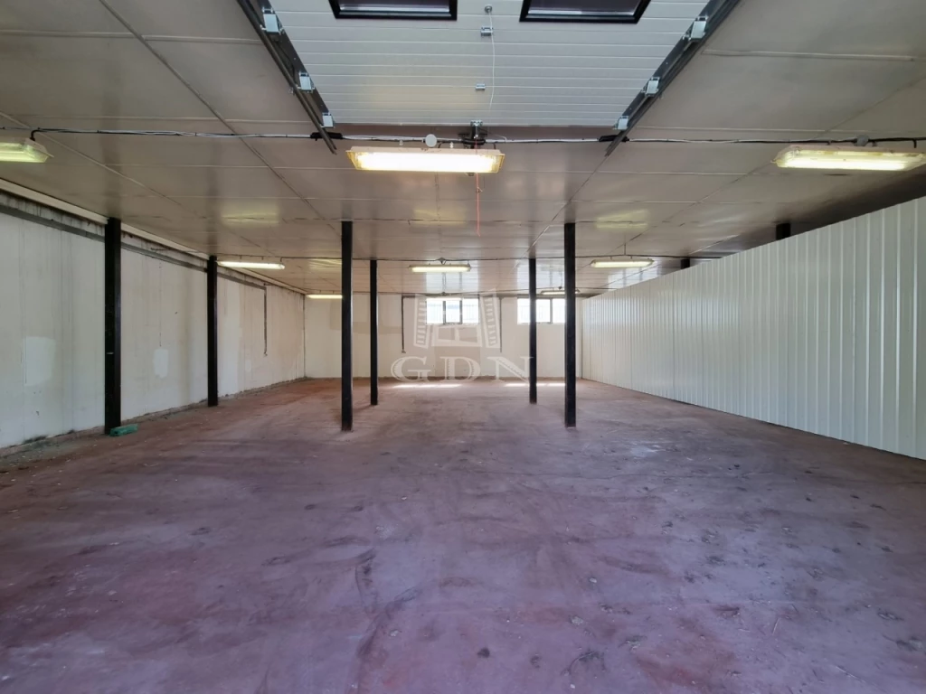 Kiadó raktár, Székesfehérvár, Déli Ipari Park, Vállalkozói központban