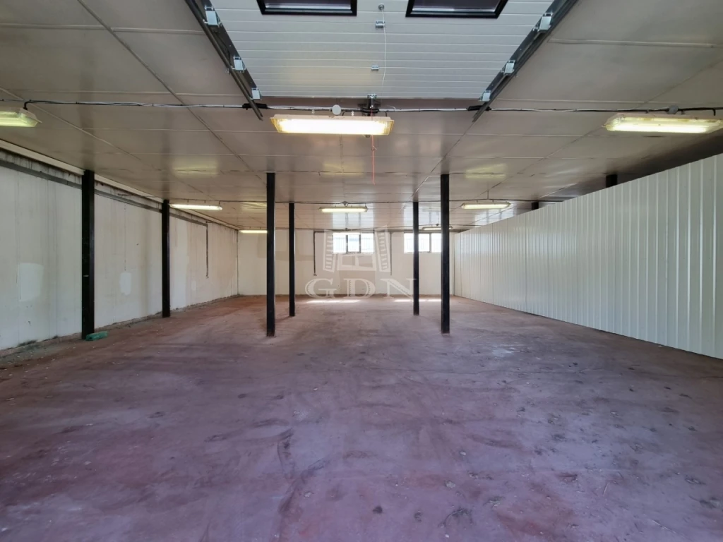 c3-2-name c2-66-name, Székesfehérvár, Déli Ipari Park, Vállalkozói központban