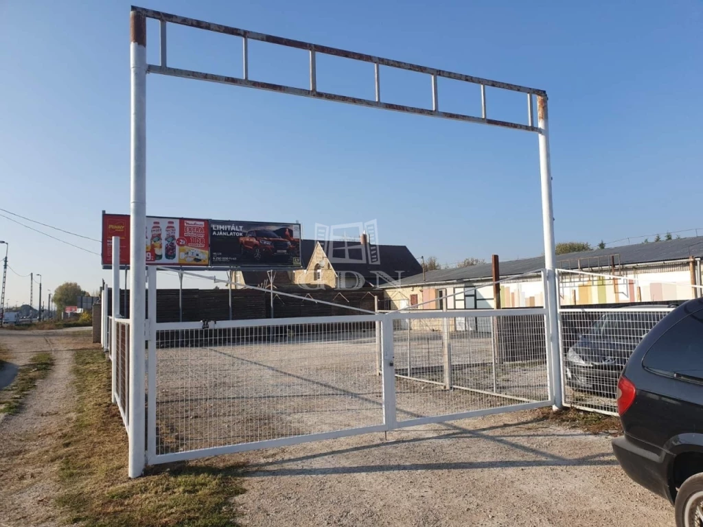 Kiadó üzlet, Székesfehérvár, Szárazrét-Feketehegy, Új Csóri út