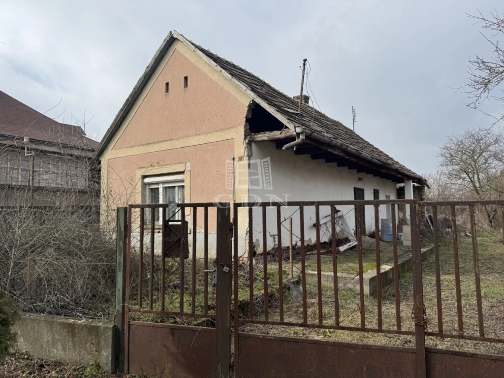 Eladó családi ház, Sárosd, Jakabi út