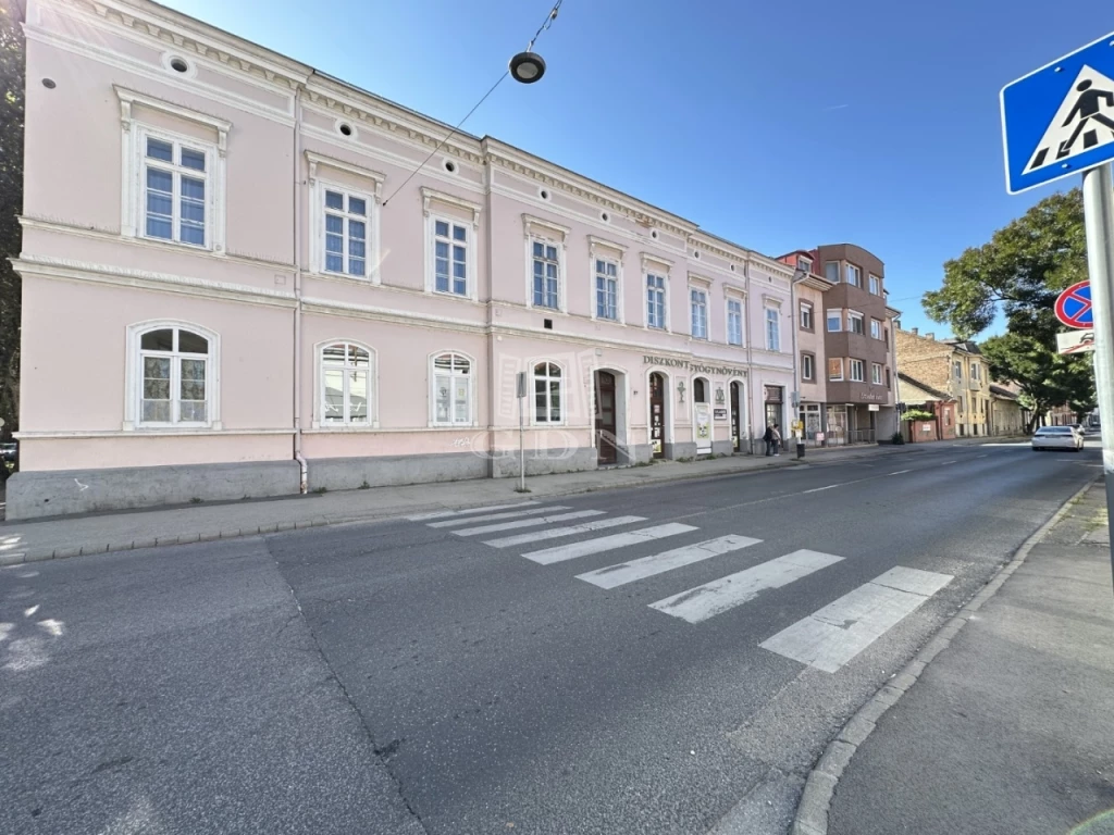Eladó téglalakás, Székesfehérvár, Belváros és környéke, Budai út