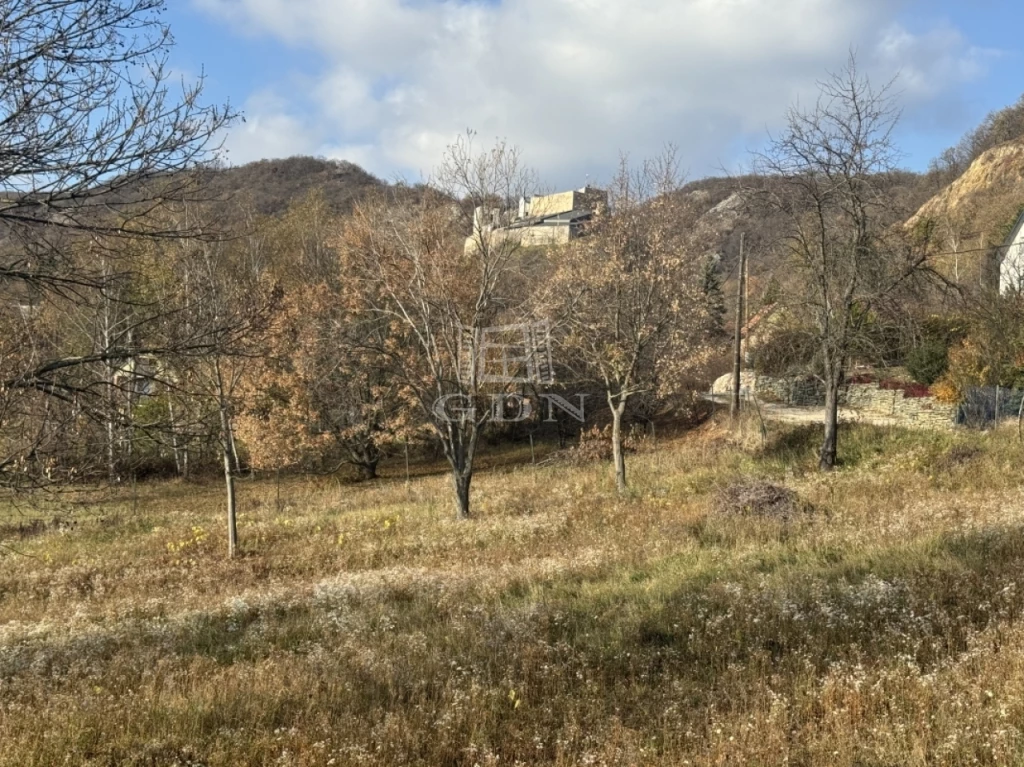 Eladó üdülőtelek, Csókakő, Vár szomszédságában