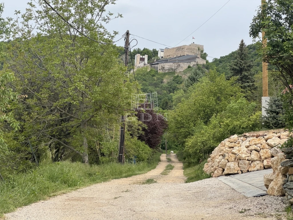 Eladó üdülőtelek, Csókakő, Vár szomszédságában