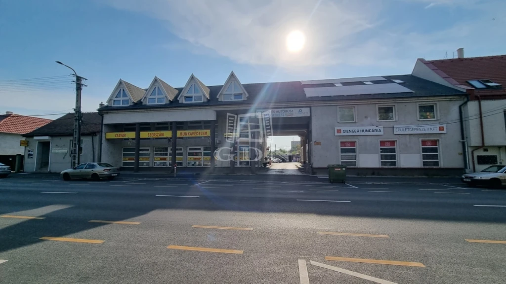 Kiadó üzlet, Székesfehérvár, Felsőváros-Királykút, Móri utca