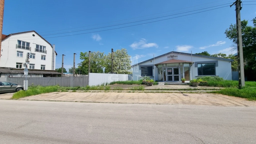 c3-2-name c2-69-name, Székesfehérvár, Búrtelep, Főútvonal közelében