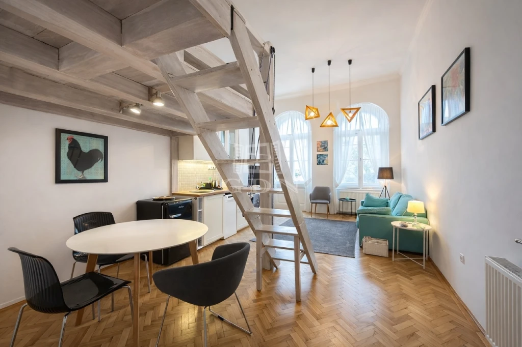 c3-1-name c2-19-name, Székesfehérvár, Belváros és környéke, Vörösmarty tér