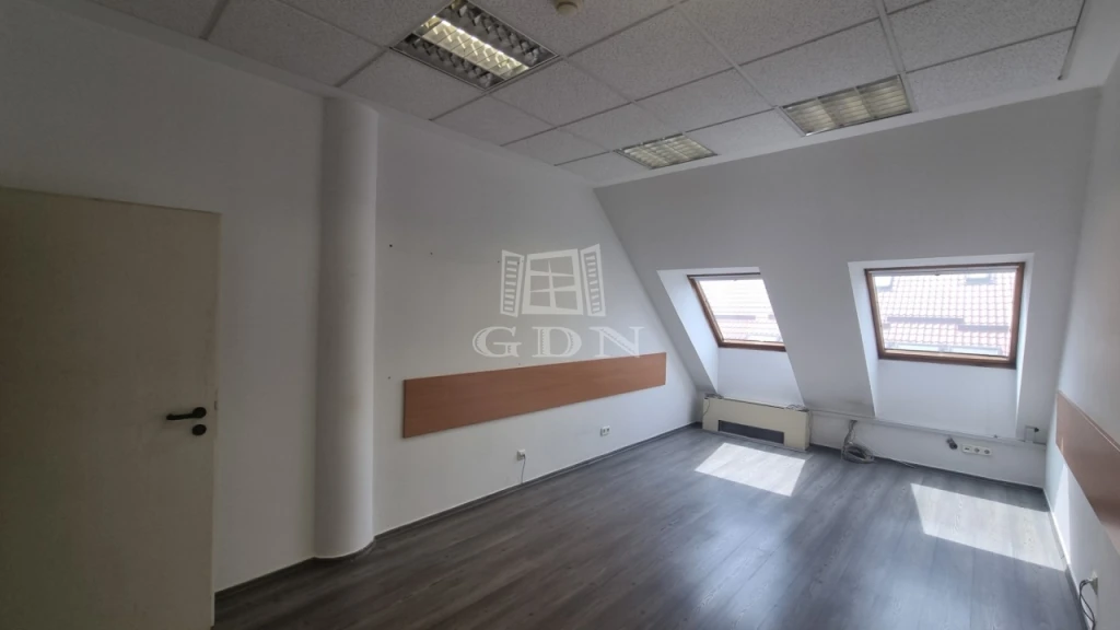 Kiadó téglalakás, Székesfehérvár, Belváros és környéke, Távirda utca