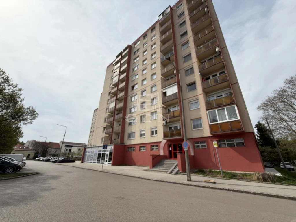 Eladó panellakás, Székesfehérvár, Belváros és környéke, József Attila utca