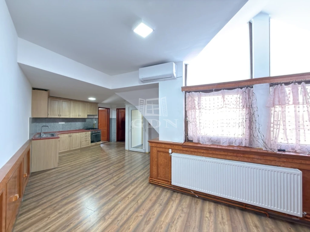 c3-2-name c2-19-name, Székesfehérvár, Palotaváros, Balatoni út