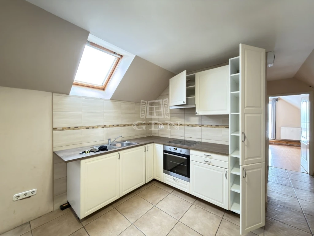 c3-2-name c2-19-name, Székesfehérvár, Móri út