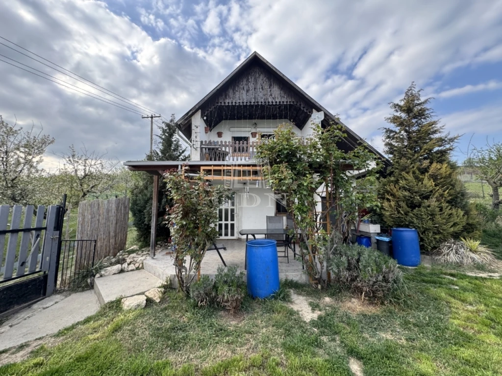 Eladó családi ház, Csór, Iszkaszőlőhegy