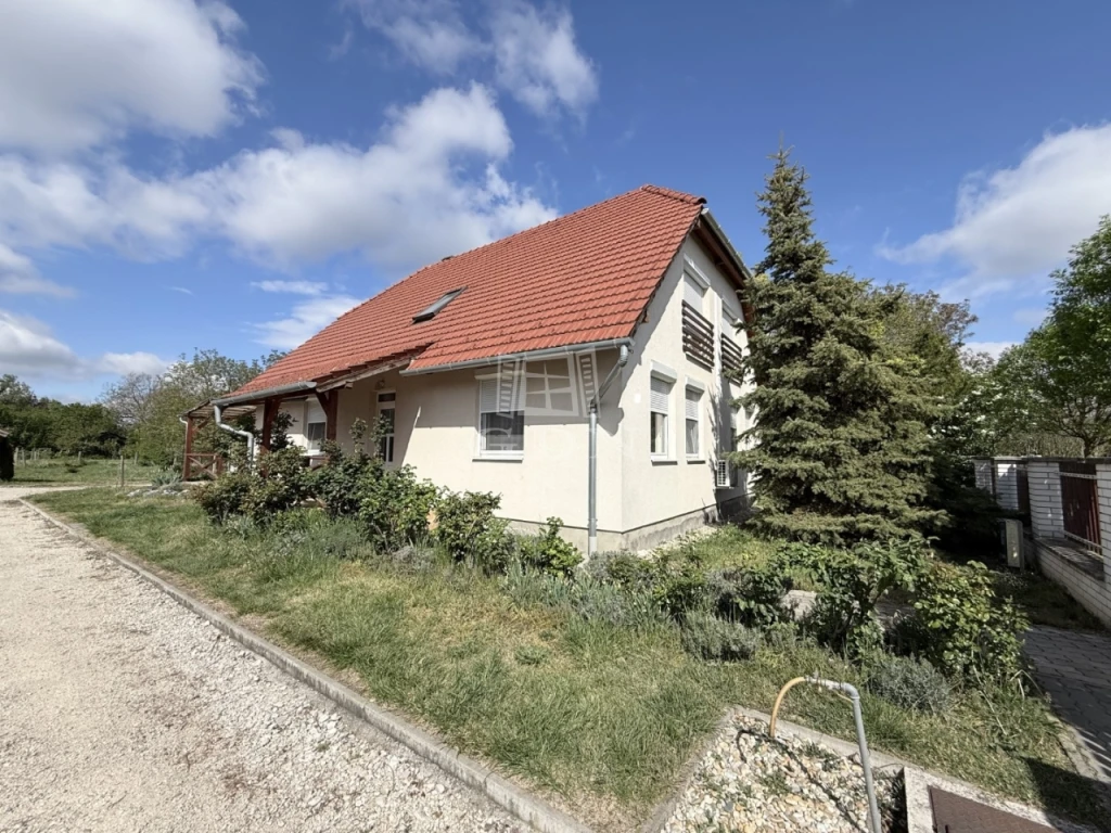 c3-1-name c2-1-name, Székesfehérvár, Szárazrét-Feketehegy, Feketehegyen