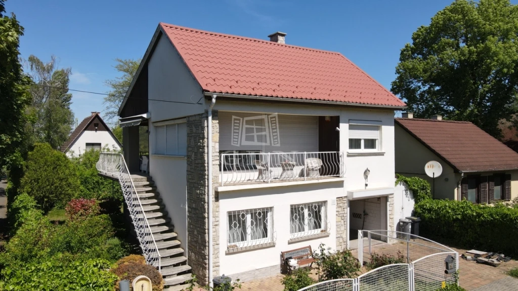 Eladó családi ház, Gárdony, Strand utca