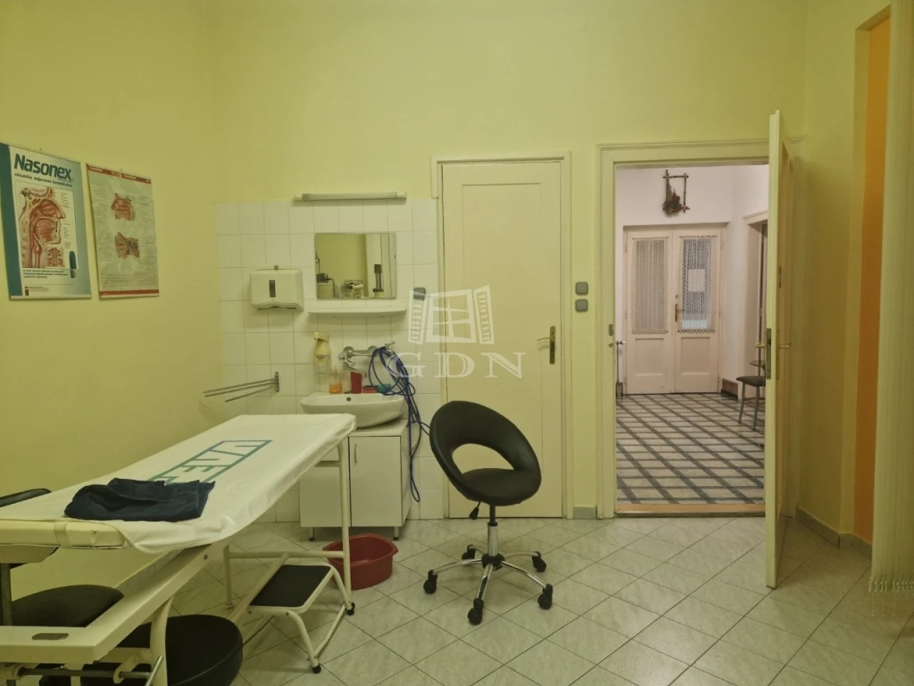 Kiadó iroda, irodaház, Székesfehérvár, Belváros és környéke, Kégl
