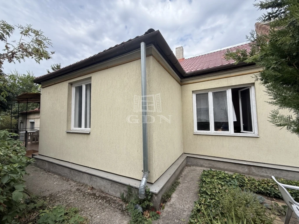 Eladó családi ház, Székesfehérvár, Palotai út
