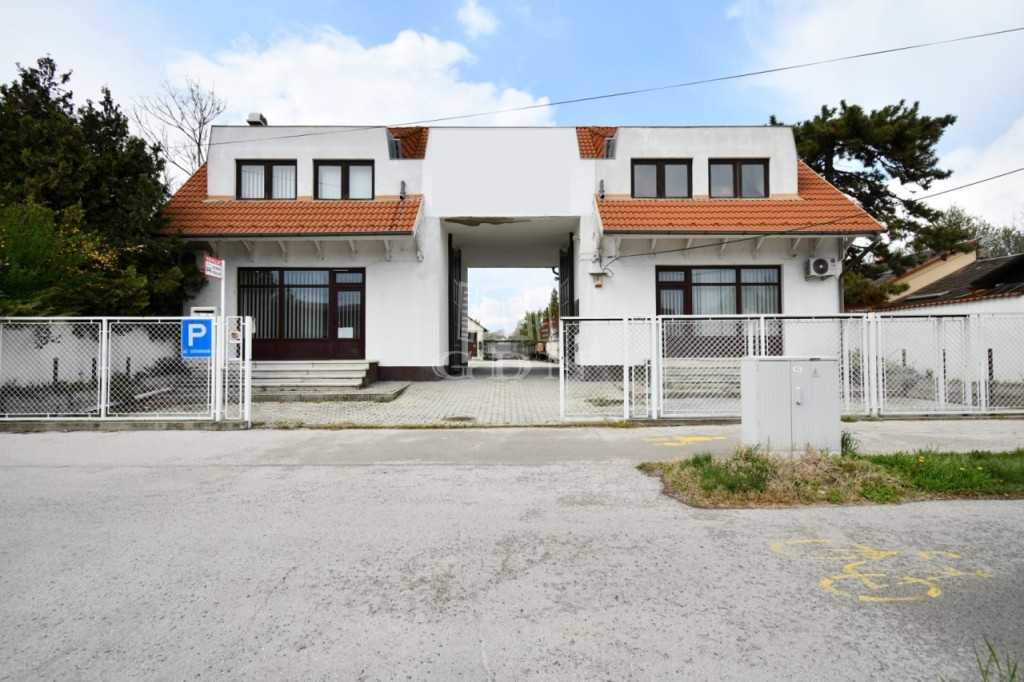 4 bed · 120m² · Üzlethelyiség