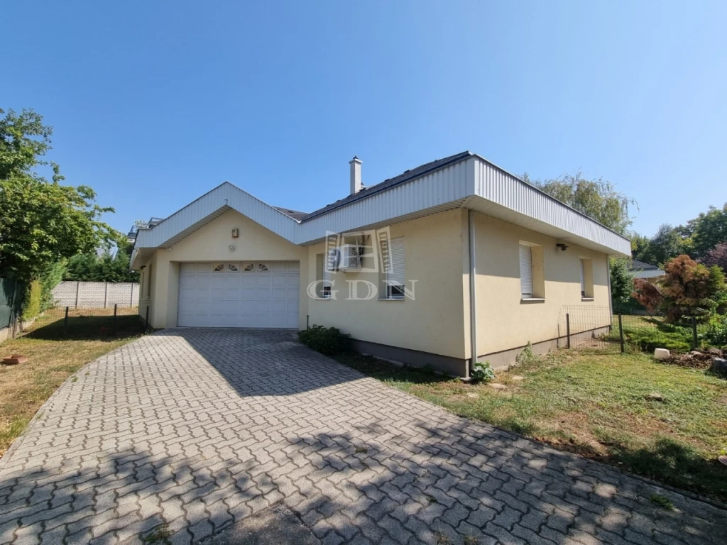 Eladó családi ház, Székesfehérvár, Felsőváros-Királykút, Belváros szélén, Öreghegy közelében