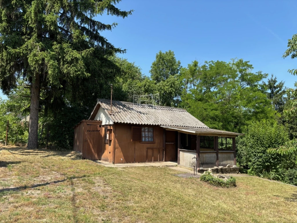 For sale holiday house, summer cottage, Komárom, Koppánymonostor, Koppánymonostor Duna-part