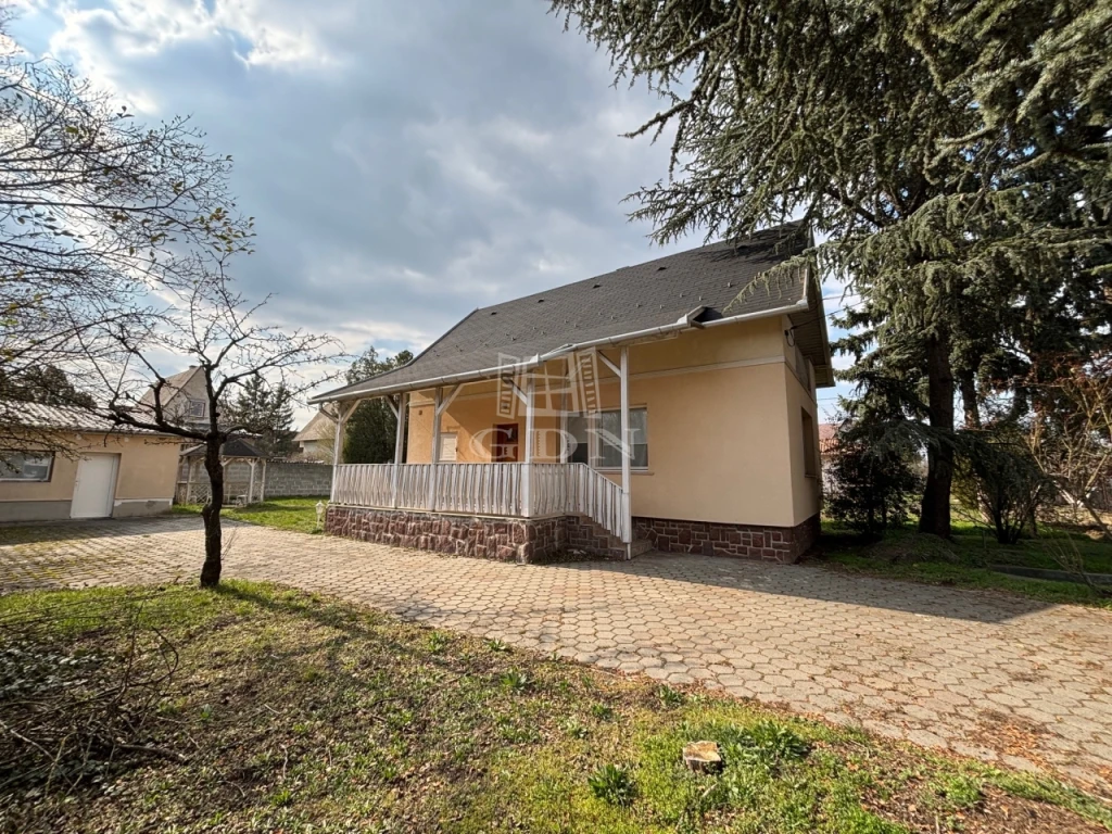 c3-1-name c2-1-name, Komárom, Koppánymonostor, Pálffy Miklós utca