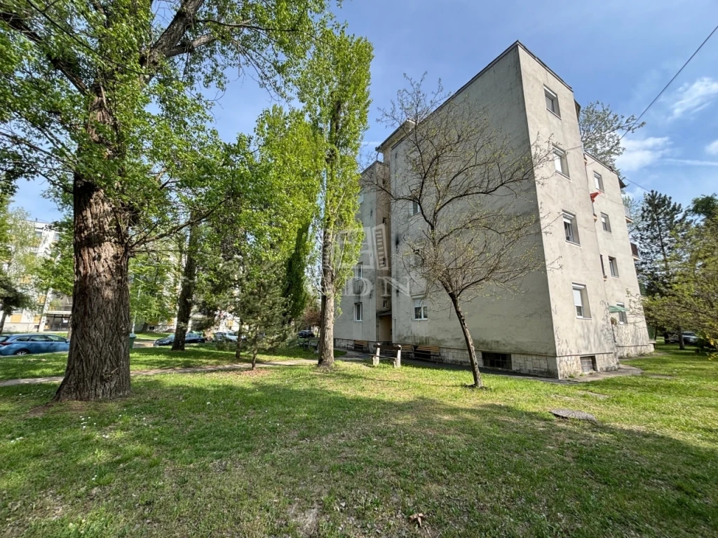 Eladó téglalakás, Almásfüzitő, Nagykolónia, Verő I. út