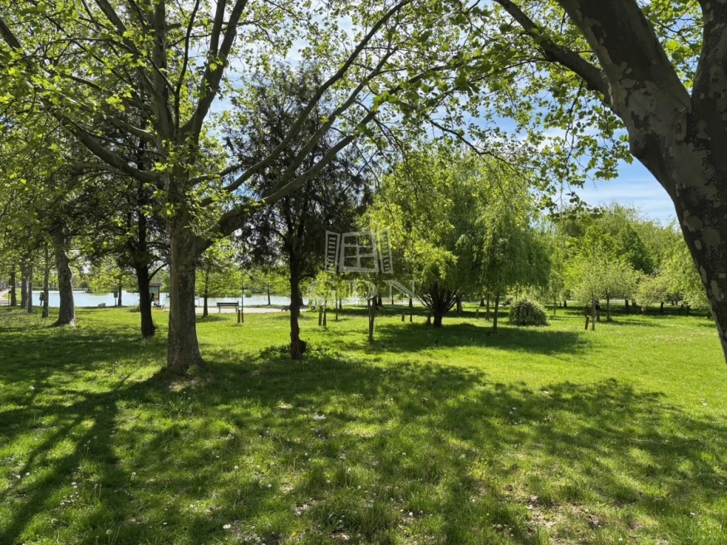 Eladó panellakás, Komárom, Belváros, Madách Imre utca