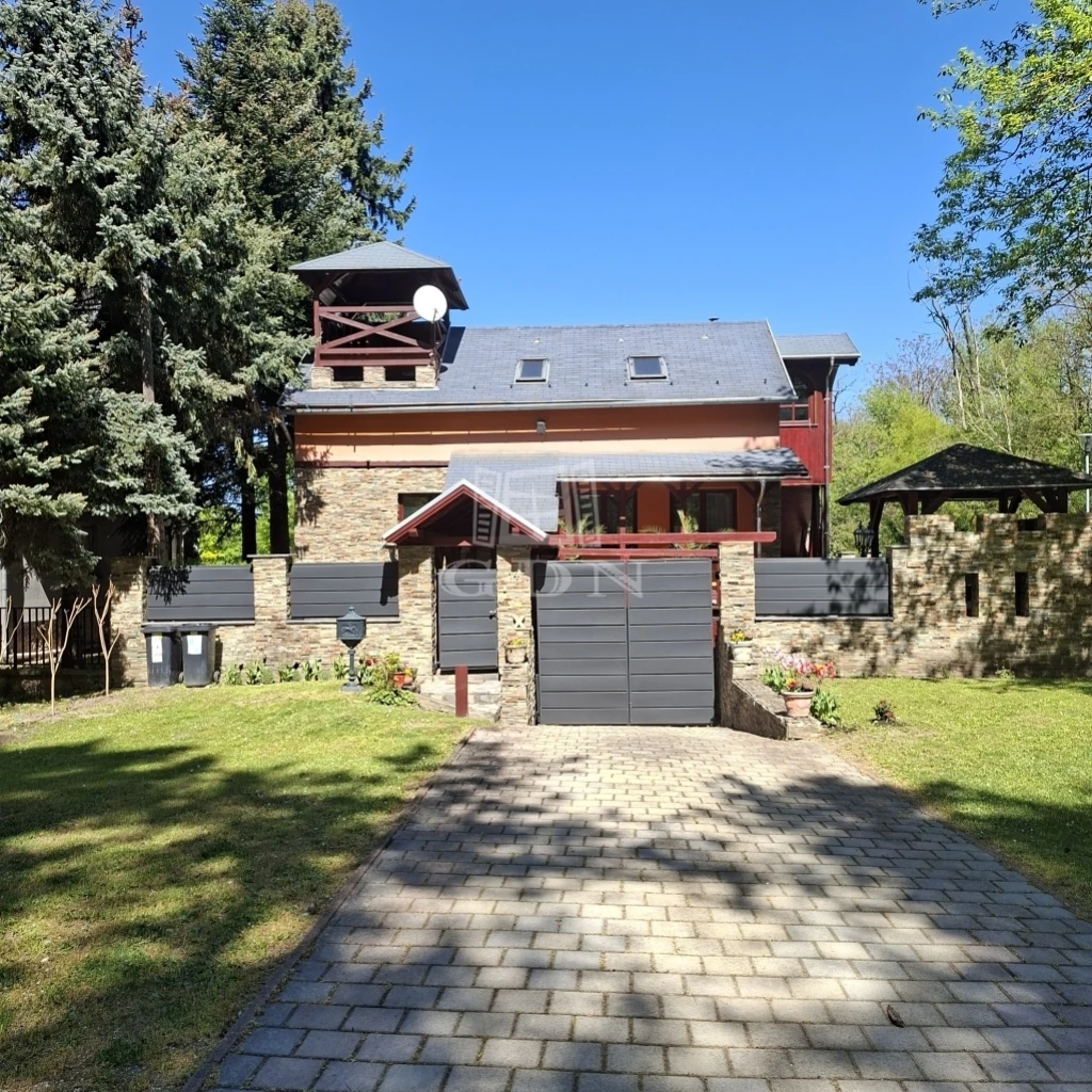 Eladó családi ház, Tata, Remeteség, Akácos út