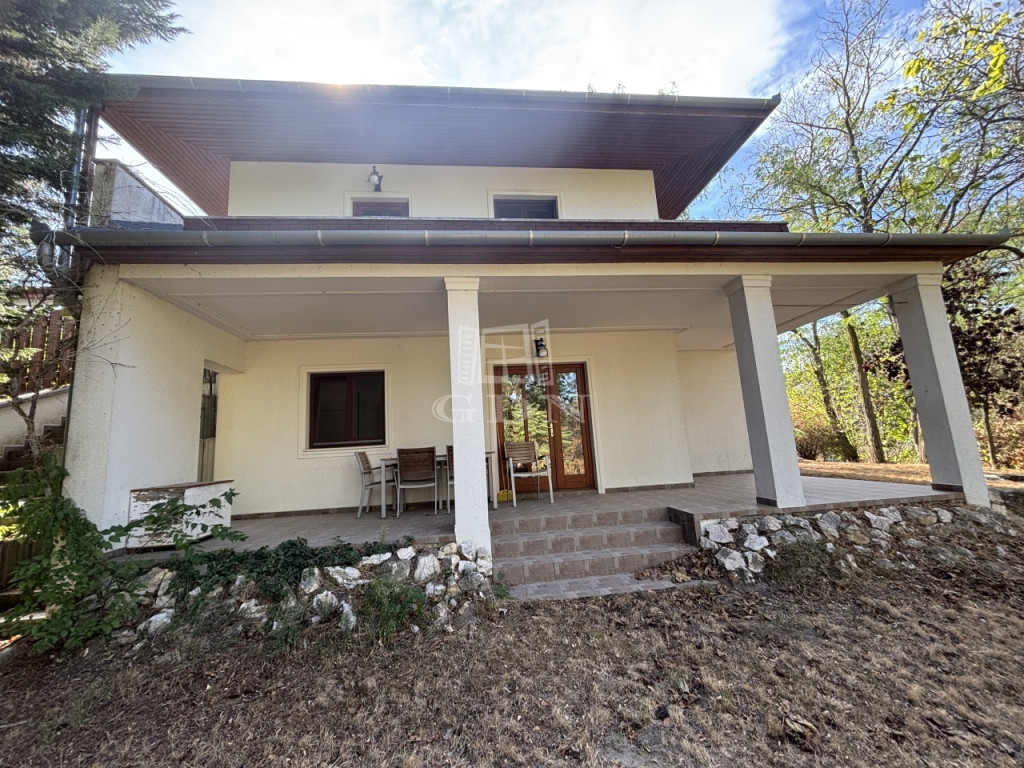 3 bed · 80m² · Ház