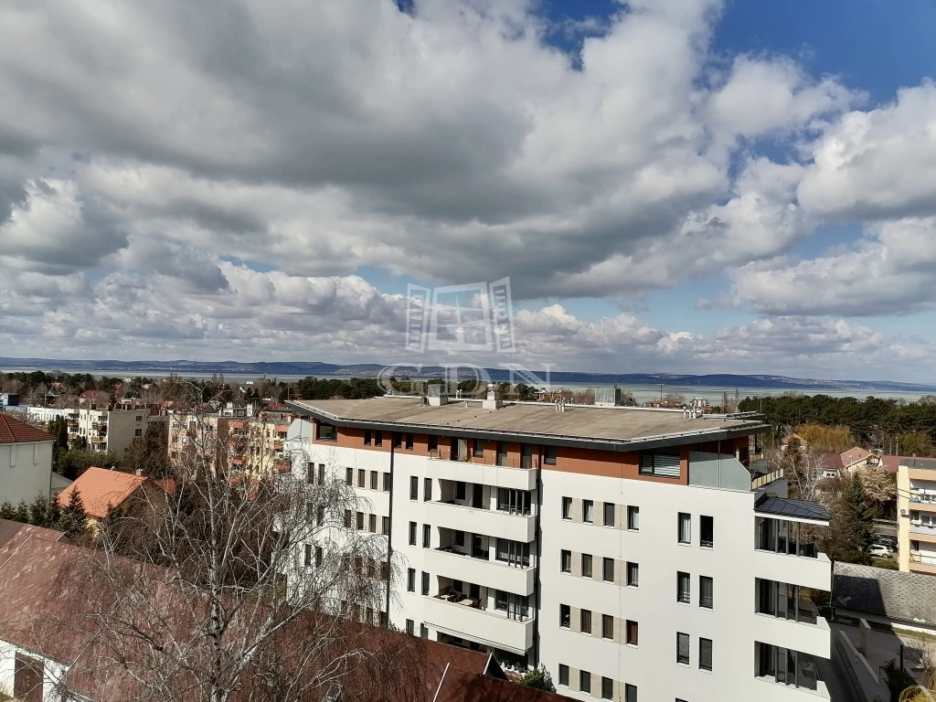 Eladó téglalakás, Siófok, Ezüstparttól 5 perc sétára