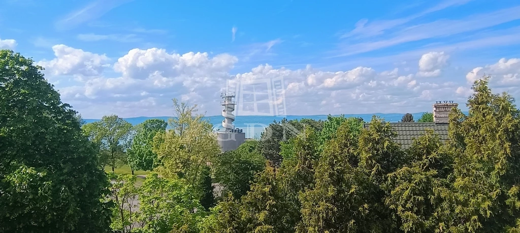 Eladó téglalakás, Balatonföldvár, Magaspart, Magasparthoz közeli Panorámás