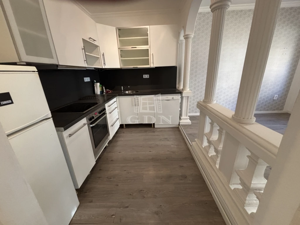 Eladó téglalakás, Siófok, Belváros, Belvárosi lakás