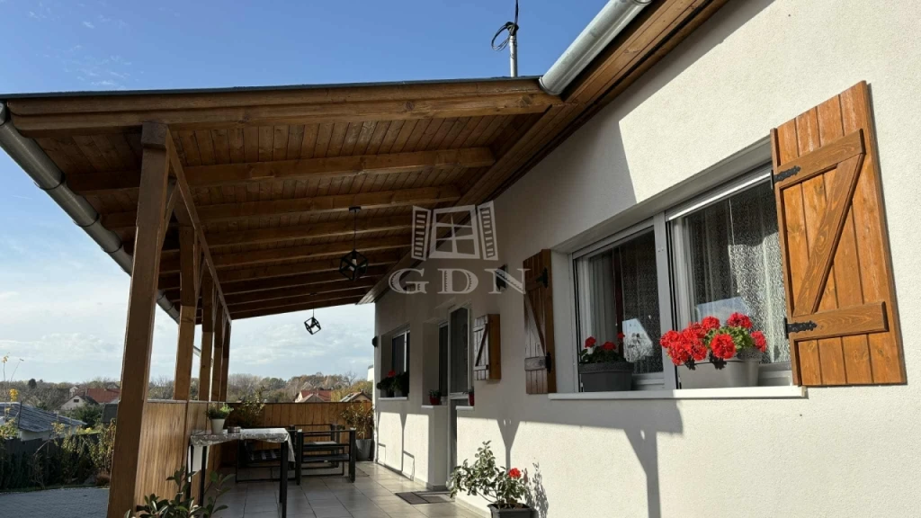 Eladó családi ház, Siófok, Balatonkiliti, Két generációs családi ház