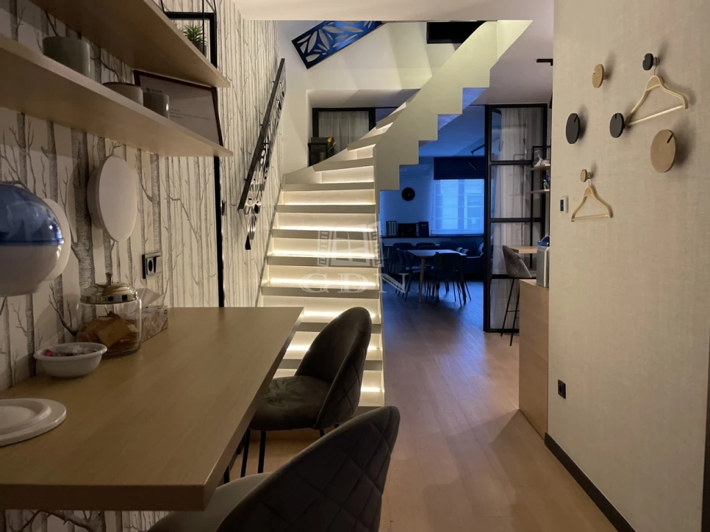 For sale brick flat, Budapest VI. kerület, Andrássy úthoz közel fekvő